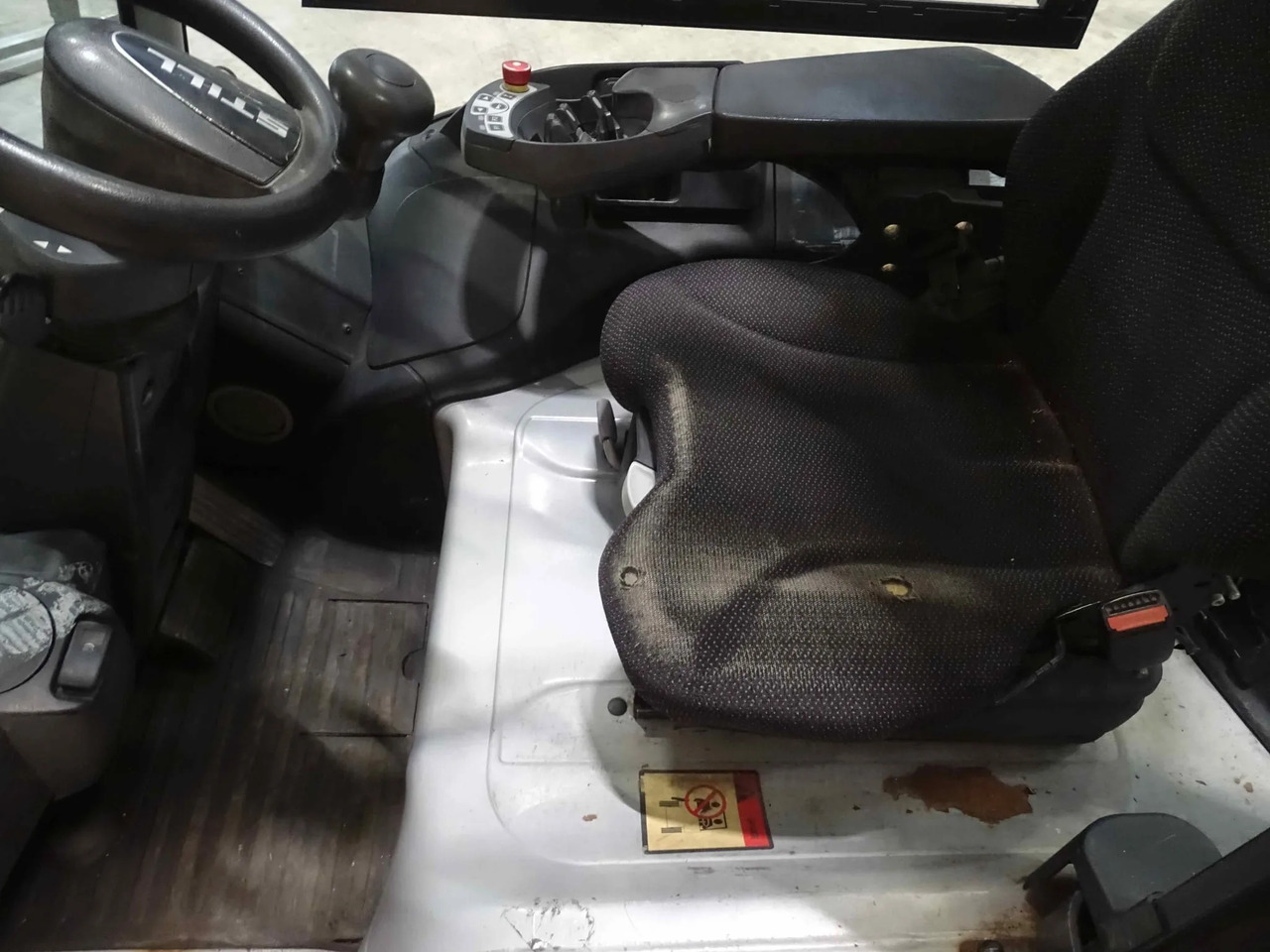 STILL RX60-35 - Električni viličar: slika STILL RX60-35 - Električni viličar STILL RX60-35 - Električni viličar: slika STILL RX60-35 - Električni viličar