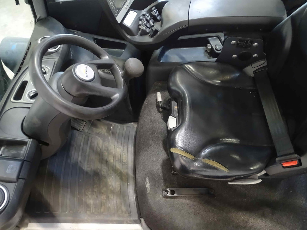 STILL RX70-25 - Diesel viličar: slika STILL RX70-25 - Diesel viličar STILL RX70-25 - Diesel viličar: slika STILL RX70-25 - Diesel viličar