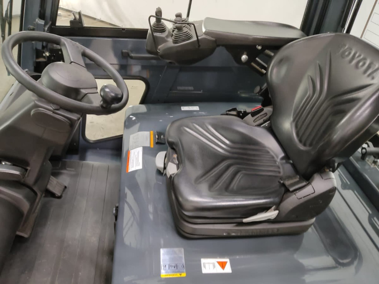 Toyota 8FBMKT25 - Električni viličar: slika Toyota 8FBMKT25 - Električni viličar Toyota 8FBMKT25 - Električni viličar: slika Toyota 8FBMKT25 - Električni viličar
