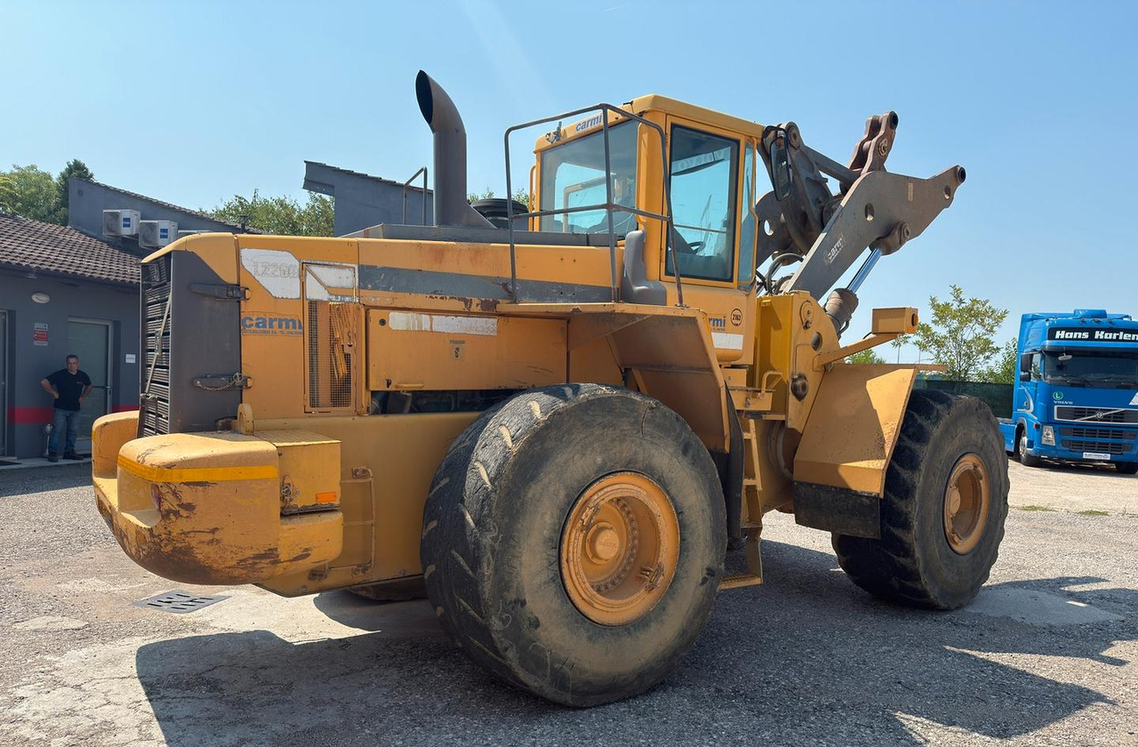 Pala gommata Volvo L 220 - Utovarivač na kotačima: slika Pala gommata Volvo L 220 - Utovarivač na kotačima Pala gommata Volvo L 220 - Utovarivač na kotačima: slika Pala gommata Volvo L 220 - Utovarivač na kotačima