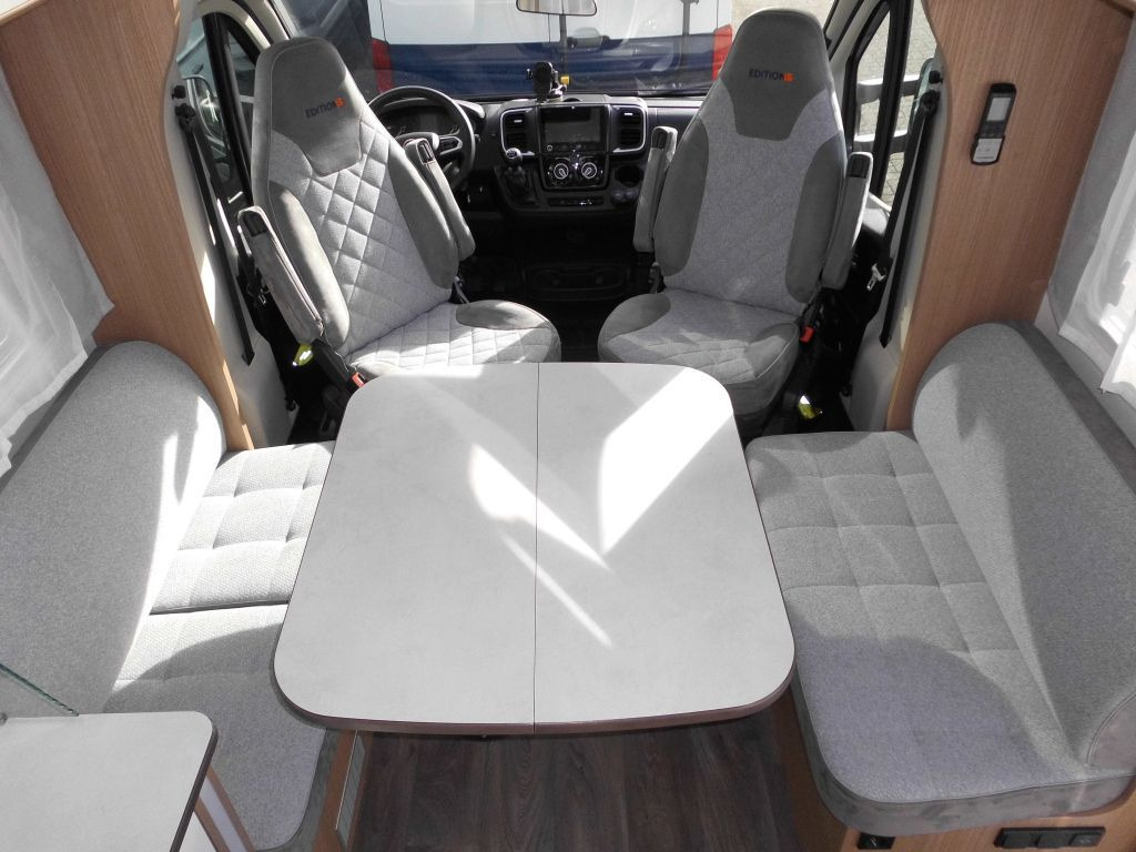 Carado T 459 Edition15 Solar, WR, RFK, SAT/TV uvm.+++ - Poluintegrirani kamper: slika Carado T 459 Edition15 Solar, WR, RFK, SAT/TV uvm.+++ - Poluintegrirani kamper Carado T 459 Edition15 Solar, WR, RFK, SAT/TV uvm.+++ - Poluintegrirani kamper: slika Carado T 459 Edition15 Solar, WR, RFK, SAT/TV uvm.+++ - Poluintegrirani kamper