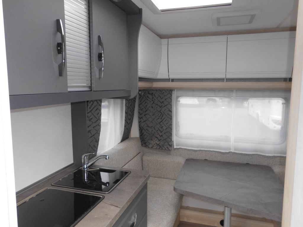 Hobby De Luxe 400 SFe 1500kg., Fahrradträger - Kamp prikolica: slika Hobby De Luxe 400 SFe 1500kg., Fahrradträger - Kamp prikolica Hobby De Luxe 400 SFe 1500kg., Fahrradträger - Kamp prikolica: slika Hobby De Luxe 400 SFe 1500kg., Fahrradträger - Kamp prikolica