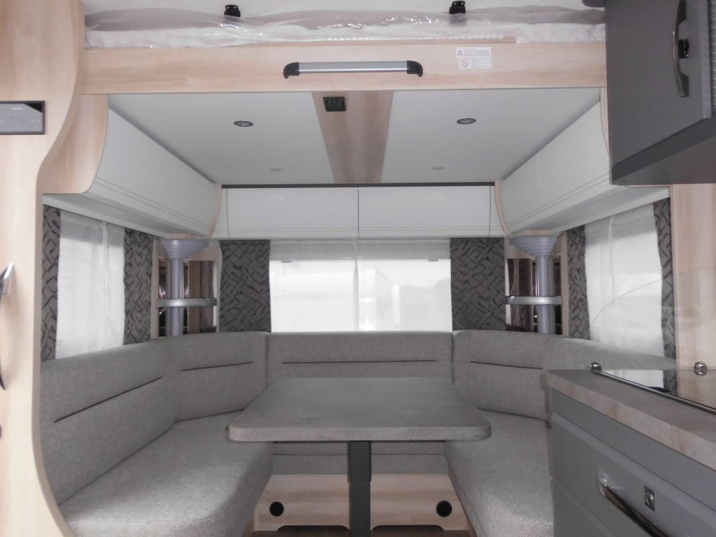 Hobby De Luxe 515 UHL mit Extras, Lagerabverkauf! - Kamp prikolica: slika Hobby De Luxe 515 UHL mit Extras, Lagerabverkauf! - Kamp prikolica Hobby De Luxe 515 UHL mit Extras, Lagerabverkauf! - Kamp prikolica: slika Hobby De Luxe 515 UHL mit Extras, Lagerabverkauf! - Kamp prikolica