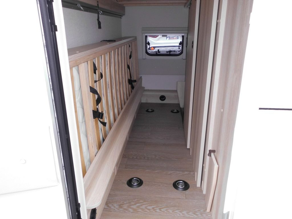 Hobby De Luxe 540 KMFe 2026 GARAGE AUTARK 1800kg. - Kamp prikolica: slika Hobby De Luxe 540 KMFe 2026 GARAGE AUTARK 1800kg. - Kamp prikolica Hobby De Luxe 540 KMFe 2026 GARAGE AUTARK 1800kg. - Kamp prikolica: slika Hobby De Luxe 540 KMFe 2026 GARAGE AUTARK 1800kg. - Kamp prikolica