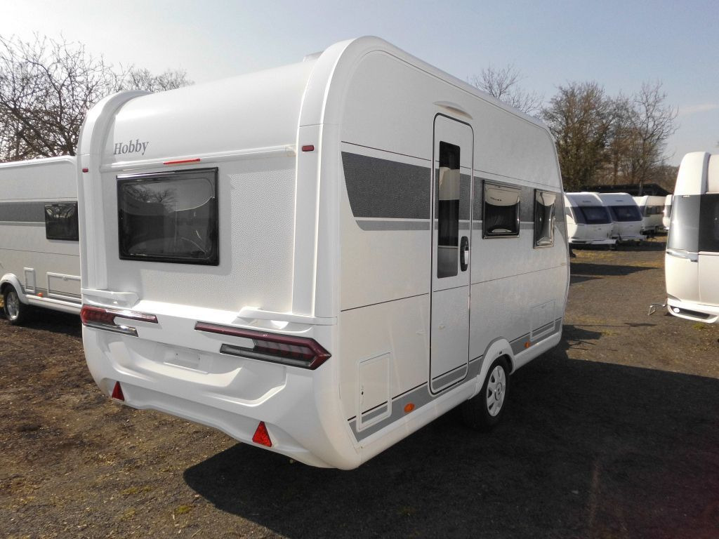 Kamp prikolica Hobby OnTour 390 SF 1500kg. Ambiente 2025: slika Kamp prikolica Hobby OnTour 390 SF 1500kg. Ambiente 2025