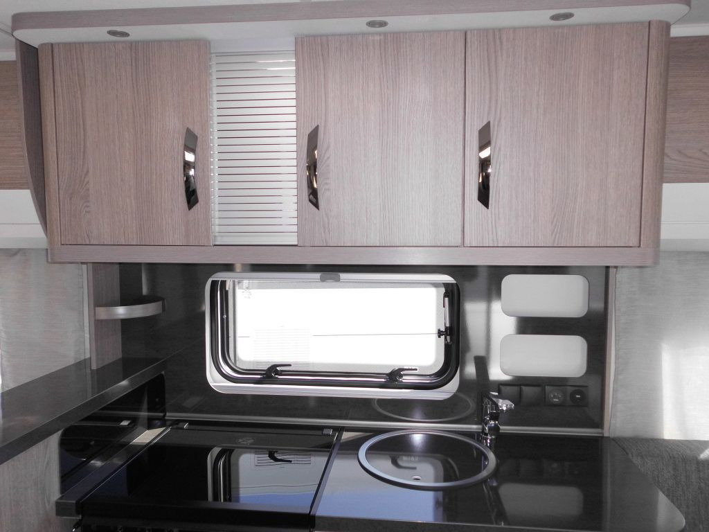 Novi Kamp prikolica Hobby Prestige 720 KWFU 2x ALDE BACKOFEN AUTARK uvm++: slika Novi Kamp prikolica Hobby Prestige 720 KWFU 2x ALDE BACKOFEN AUTARK uvm++