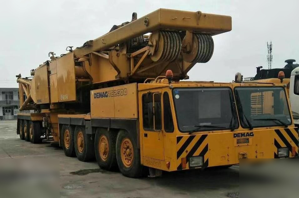 1991 DEMAG TC 2600 - Brzomontažna dizalica: slika 1991 DEMAG TC 2600 - Brzomontažna dizalica 1991 DEMAG TC 2600 - Brzomontažna dizalica: slika 1991 DEMAG TC 2600 - Brzomontažna dizalica