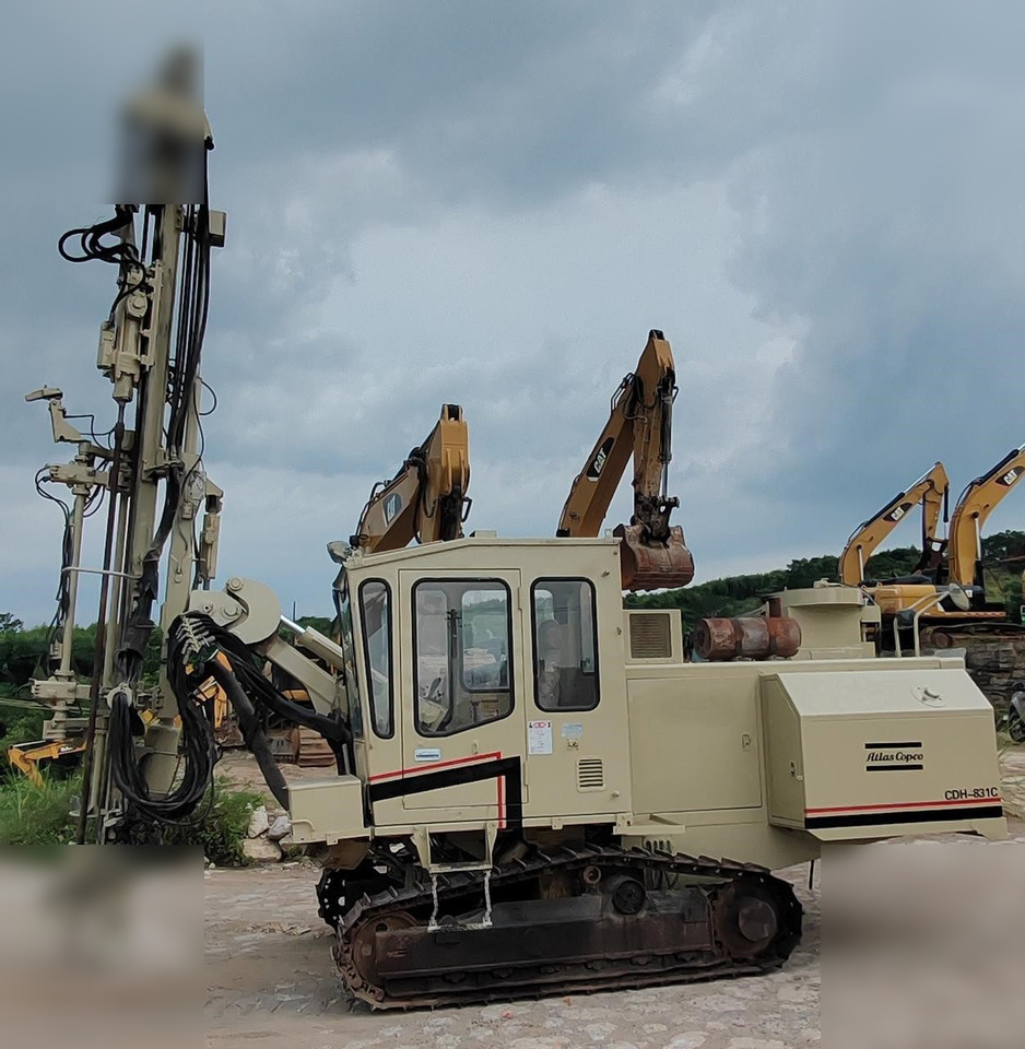1998 ATLAS COPCO CDH831C - Platforma za bušenje: slika 1998 ATLAS COPCO CDH831C - Platforma za bušenje 1998 ATLAS COPCO CDH831C - Platforma za bušenje: slika 1998 ATLAS COPCO CDH831C - Platforma za bušenje