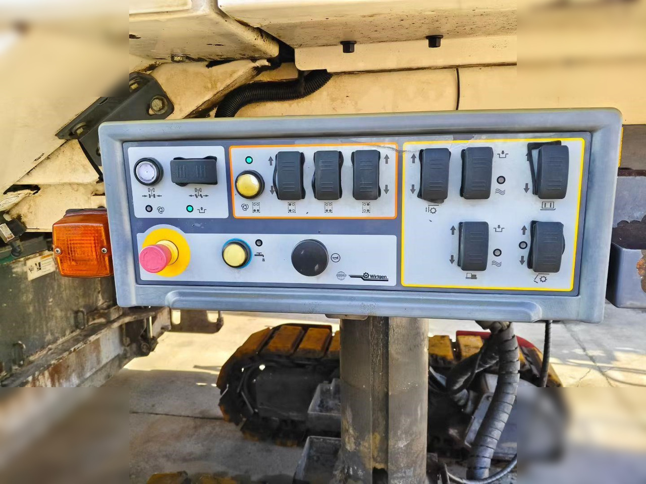 2012 WIRTGEN W210 - Hladni planer: slika 2012 WIRTGEN W210 - Hladni planer 2012 WIRTGEN W210 - Hladni planer: slika 2012 WIRTGEN W210 - Hladni planer