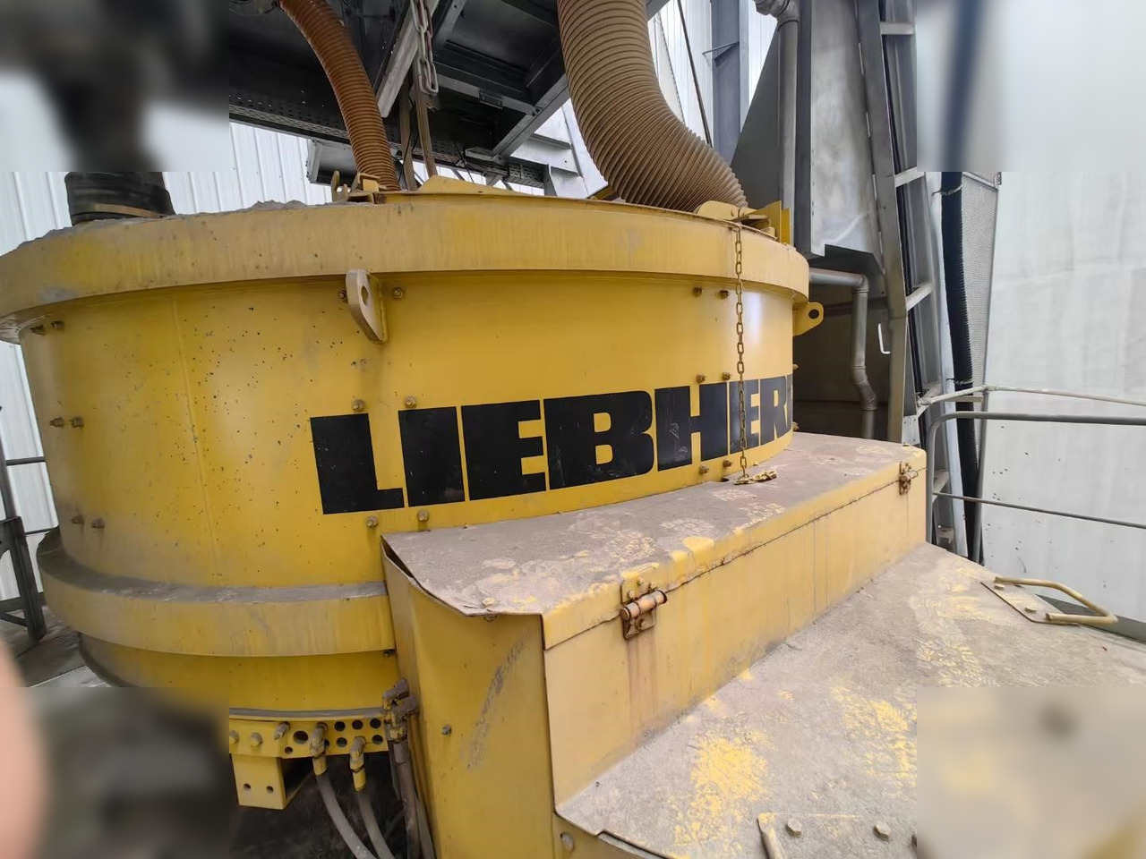 2019 LIEBHERR BETOMIX 2.25 - Betonara: slika 2019 LIEBHERR BETOMIX 2.25 - Betonara 2019 LIEBHERR BETOMIX 2.25 - Betonara: slika 2019 LIEBHERR BETOMIX 2.25 - Betonara
