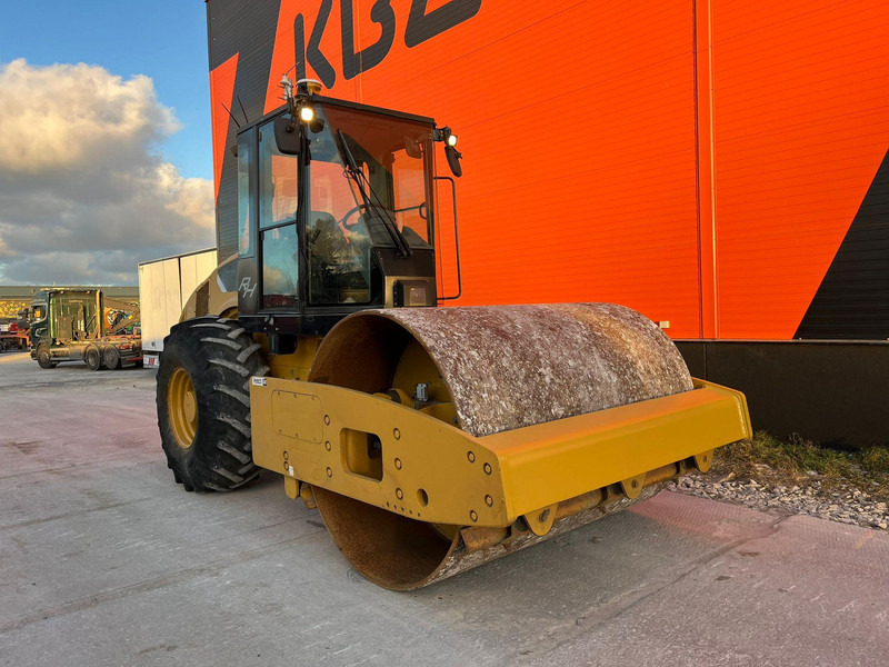 Caterpillar CS 56 AC - Valjak: slika Caterpillar CS 56 AC - Valjak Caterpillar CS 56 AC - Valjak: slika Caterpillar CS 56 AC - Valjak