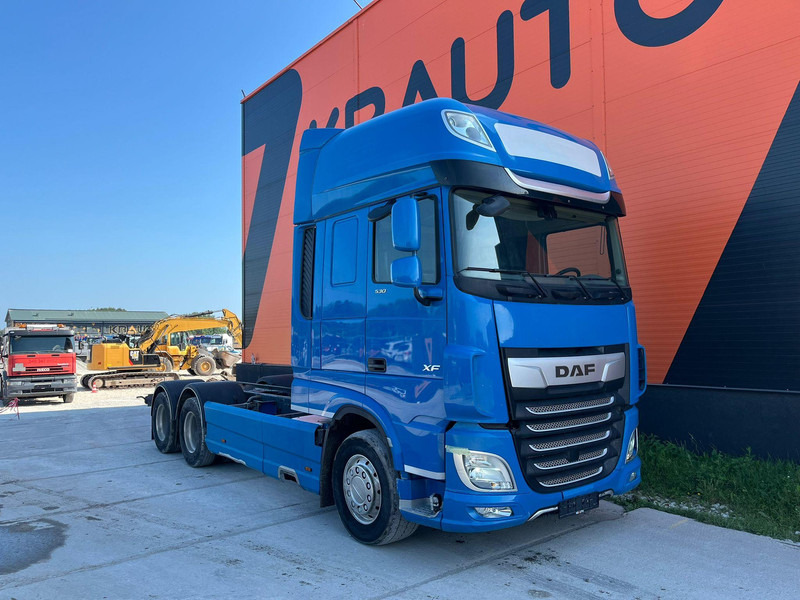 DAF XF 530 6x2 CHASSIS L=6120 mm - Kamion-šasija: slika DAF XF 530 6x2 CHASSIS L=6120 mm - Kamion-šasija DAF XF 530 6x2 CHASSIS L=6120 mm - Kamion-šasija: slika DAF XF 530 6x2 CHASSIS L=6120 mm - Kamion-šasija