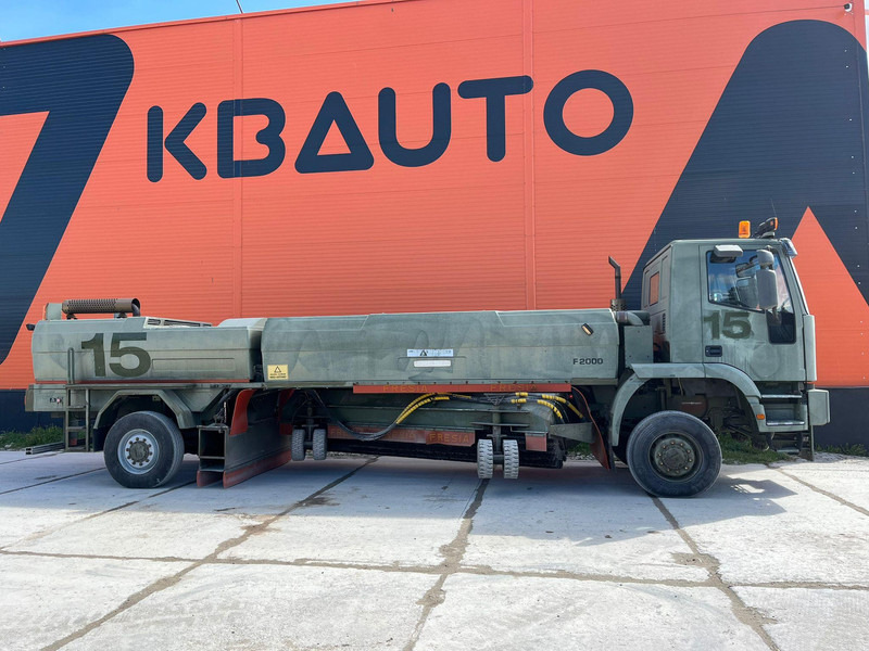 Iveco Fresia F 2000 4x4 SNOW PLOW / BROOM / BLOWER - Cestovna čistilica: slika Iveco Fresia F 2000 4x4 SNOW PLOW / BROOM / BLOWER - Cestovna čistilica Iveco Fresia F 2000 4x4 SNOW PLOW / BROOM / BLOWER - Cestovna čistilica: slika Iveco Fresia F 2000 4x4 SNOW PLOW / BROOM / BLOWER - Cestovna čistilica