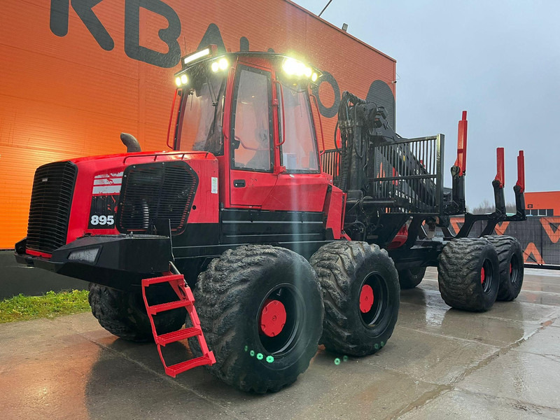 Komatsu 895 8x8 LOADFLEX / CRANE 165F - Traktorska šumska prikolica: slika Komatsu 895 8x8 LOADFLEX / CRANE 165F - Traktorska šumska prikolica Komatsu 895 8x8 LOADFLEX / CRANE 165F - Traktorska šumska prikolica: slika Komatsu 895 8x8 LOADFLEX / CRANE 165F - Traktorska šumska prikolica