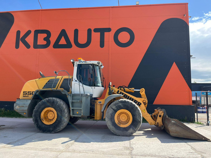 Liebherr L 550 4X4 AC / CENTRL LUBRICATION / SCALES - Utovarivač na kotačima: slika Liebherr L 550 4X4 AC / CENTRL LUBRICATION / SCALES - Utovarivač na kotačima Liebherr L 550 4X4 AC / CENTRL LUBRICATION / SCALES - Utovarivač na kotačima: slika Liebherr L 550 4X4 AC / CENTRL LUBRICATION / SCALES - Utovarivač na kotačima
