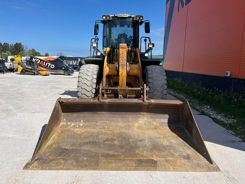 Liebherr L 550 4X4 AC / CENTRL LUBRICATION / SCALES - Utovarivač na kotačima: slika Liebherr L 550 4X4 AC / CENTRL LUBRICATION / SCALES - Utovarivač na kotačima Liebherr L 550 4X4 AC / CENTRL LUBRICATION / SCALES - Utovarivač na kotačima: slika Liebherr L 550 4X4 AC / CENTRL LUBRICATION / SCALES - Utovarivač na kotačima