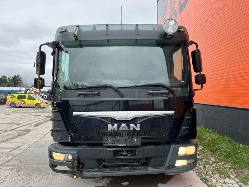 MAN TGL 8.180 4x2 CAB DAMAGE ! / Fassi F28 / PLATFORM L=4366 mm - Kamion s otvorenim sandukom, Kamion s kranom: slika MAN TGL 8.180 4x2 CAB DAMAGE ! / Fassi F28 / PLATFORM L=4366 mm - Kamion s otvorenim sandukom, Kamion s kranom MAN TGL 8.180 4x2 CAB DAMAGE ! / Fassi F28 / PLATFORM L=4366 mm - Kamion s otvorenim sandukom, Kamion s kranom: slika MAN TGL 8.180 4x2 CAB DAMAGE ! / Fassi F28 / PLATFORM L=4366 mm - Kamion s otvorenim sandukom, Kamion s kranom