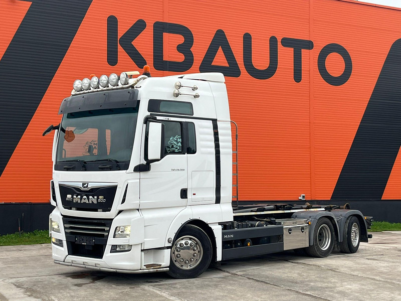 MAN TGX 26.500 6x2*4 HIAB XR 21 ton / CHASSIS L=5300 mm - Kamion s kukastom dizalicom: slika MAN TGX 26.500 6x2*4 HIAB XR 21 ton / CHASSIS L=5300 mm - Kamion s kukastom dizalicom MAN TGX 26.500 6x2*4 HIAB XR 21 ton / CHASSIS L=5300 mm - Kamion s kukastom dizalicom: slika MAN TGX 26.500 6x2*4 HIAB XR 21 ton / CHASSIS L=5300 mm - Kamion s kukastom dizalicom