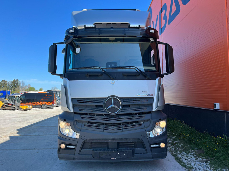 Mercedes-Benz Actros 2551 6x2 LUMIKKO L7 / BOX L=7609 mm - Kamion hladnjača: slika Mercedes-Benz Actros 2551 6x2 LUMIKKO L7 / BOX L=7609 mm - Kamion hladnjača Mercedes-Benz Actros 2551 6x2 LUMIKKO L7 / BOX L=7609 mm - Kamion hladnjača: slika Mercedes-Benz Actros 2551 6x2 LUMIKKO L7 / BOX L=7609 mm - Kamion hladnjača