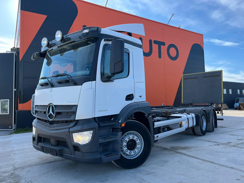 Mercedes-Benz Antos 2535 6x2*4 CHASSIS L=7788 mm - Transporter kontejnera/ Kamion s izmjenjivim sanducima: slika Mercedes-Benz Antos 2535 6x2*4 CHASSIS L=7788 mm - Transporter kontejnera/ Kamion s izmjenjivim sanducima Mercedes-Benz Antos 2535 6x2*4 CHASSIS L=7788 mm - Transporter kontejnera/ Kamion s izmjenjivim sanducima: slika Mercedes-Benz Antos 2535 6x2*4 CHASSIS L=7788 mm - Transporter kontejnera/ Kamion s izmjenjivim sanducima