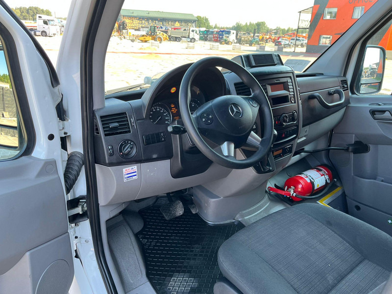 Zakup Mercedes-Benz Sprinter 516 CDI 19 SEATS / AC Mercedes-Benz Sprinter 516 CDI 19 SEATS / AC: slika Zakup Mercedes-Benz Sprinter 516 CDI 19 SEATS / AC Mercedes-Benz Sprinter 516 CDI 19 SEATS / AC