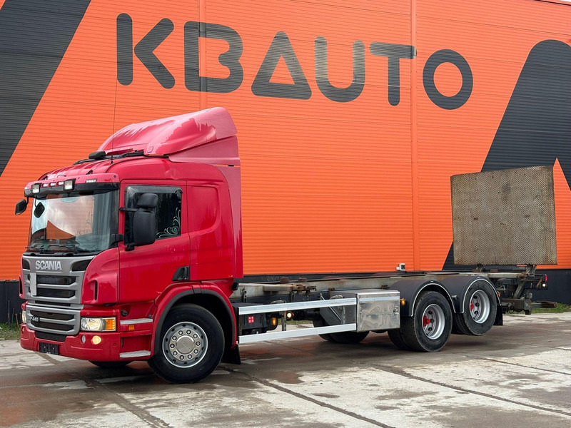 Scania P 440 6x2 RETARDER / CHASSIS L=7741 mm - Transporter kontejnera/ Kamion s izmjenjivim sanducima: slika Scania P 440 6x2 RETARDER / CHASSIS L=7741 mm - Transporter kontejnera/ Kamion s izmjenjivim sanducima Scania P 440 6x2 RETARDER / CHASSIS L=7741 mm - Transporter kontejnera/ Kamion s izmjenjivim sanducima: slika Scania P 440 6x2 RETARDER / CHASSIS L=7741 mm - Transporter kontejnera/ Kamion s izmjenjivim sanducima