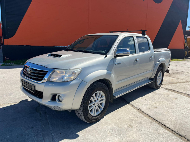 Toyota Hilux 4x4 - Automobil: slika Toyota Hilux 4x4 - Automobil Toyota Hilux 4x4 - Automobil: slika Toyota Hilux 4x4 - Automobil