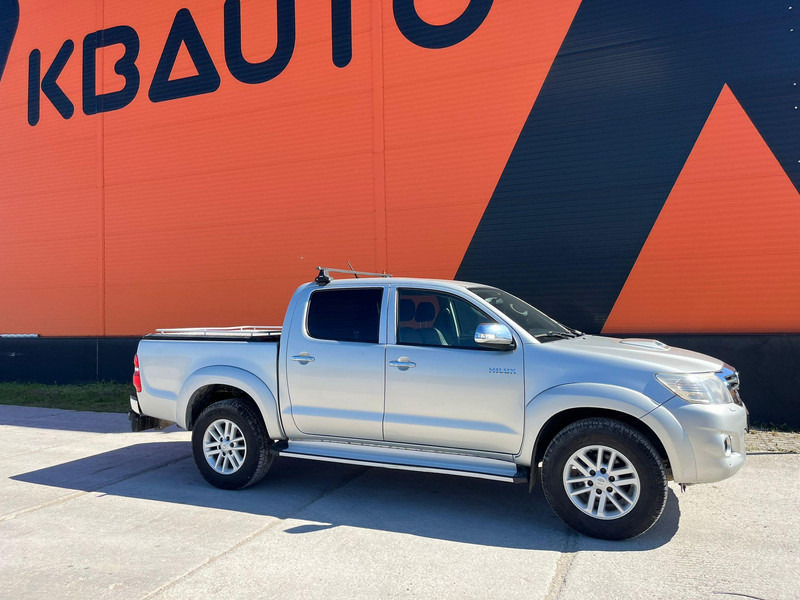 Toyota Hilux 4x4 - Automobil: slika Toyota Hilux 4x4 - Automobil Toyota Hilux 4x4 - Automobil: slika Toyota Hilux 4x4 - Automobil