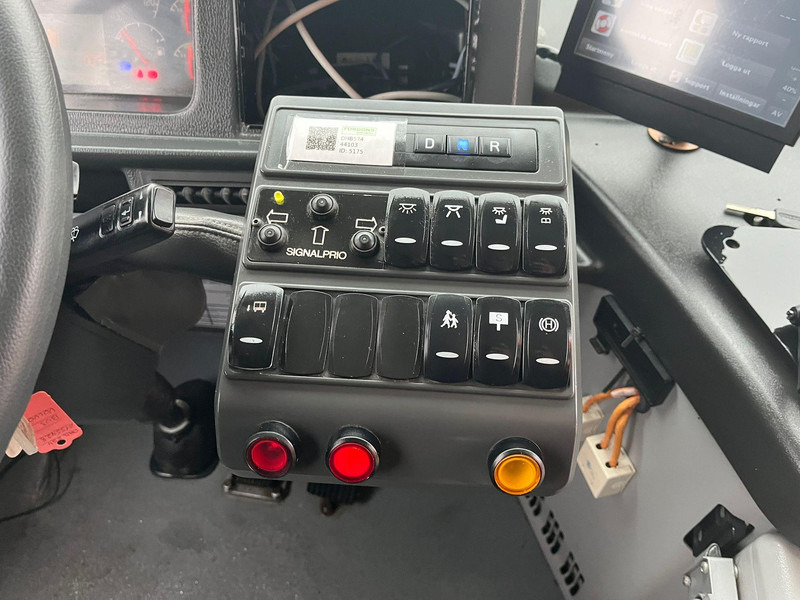 Prigradski autobus Volvo B7RLE 8900 4x2 48 SEATS + 28 STANDING / AC / AUXILIARY HEATER / WHEELCHAIR RAMP: slika Prigradski autobus Volvo B7RLE 8900 4x2 48 SEATS + 28 STANDING / AC / AUXILIARY HEATER / WHEELCHAIR RAMP Prigradski autobus Volvo B7RLE 8900 4x2 48 SEATS + 28 STANDING / AC / AUXILIARY HEATER / WHEELCHAIR RAMP: slika Prigradski autobus Volvo B7RLE 8900 4x2 48 SEATS + 28 STANDING / AC / AUXILIARY HEATER / WHEELCHAIR RAMP