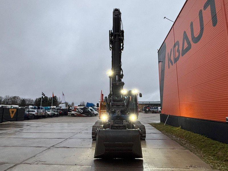 Volvo EC 220 EL ROTOTILT / CENTRAL LUBRICATION / AC / WEBASTO - Bager gusjeničar: slika Volvo EC 220 EL ROTOTILT / CENTRAL LUBRICATION / AC / WEBASTO - Bager gusjeničar Volvo EC 220 EL ROTOTILT / CENTRAL LUBRICATION / AC / WEBASTO - Bager gusjeničar: slika Volvo EC 220 EL ROTOTILT / CENTRAL LUBRICATION / AC / WEBASTO - Bager gusjeničar