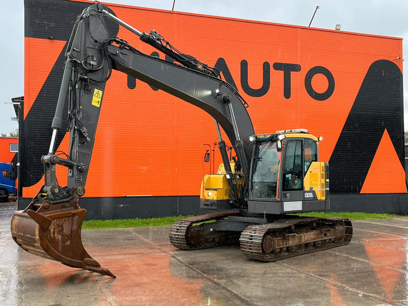 Volvo ECR 235 E CENTRAL LUBRICATION / AC - Bager gusjeničar: slika Volvo ECR 235 E CENTRAL LUBRICATION / AC - Bager gusjeničar Volvo ECR 235 E CENTRAL LUBRICATION / AC - Bager gusjeničar: slika Volvo ECR 235 E CENTRAL LUBRICATION / AC - Bager gusjeničar