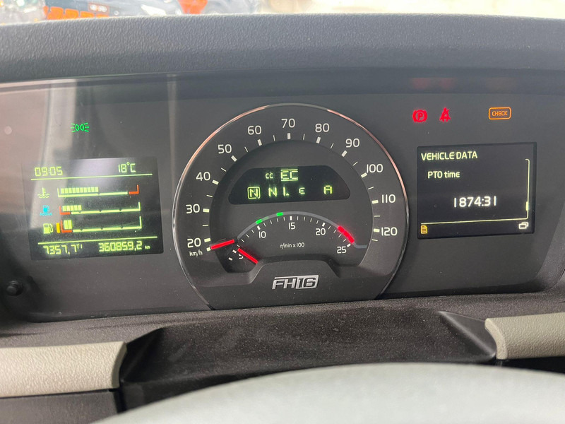 Kamion s otvorenim sandukom, Kamion s kranom Volvo FH 16 600 6x2*4 HIAB 166E-5 HIPRO / PLATFORM L=6309 mm: slika Kamion s otvorenim sandukom, Kamion s kranom Volvo FH 16 600 6x2*4 HIAB 166E-5 HIPRO / PLATFORM L=6309 mm