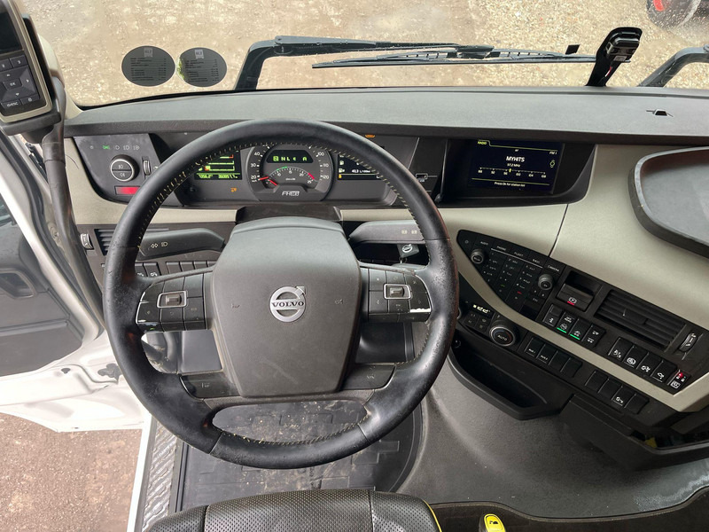 Kamion s otvorenim sandukom, Kamion s kranom Volvo FH 16 600 6x2*4 HIAB 166E-5 HIPRO / PLATFORM L=6309 mm: slika Kamion s otvorenim sandukom, Kamion s kranom Volvo FH 16 600 6x2*4 HIAB 166E-5 HIPRO / PLATFORM L=6309 mm