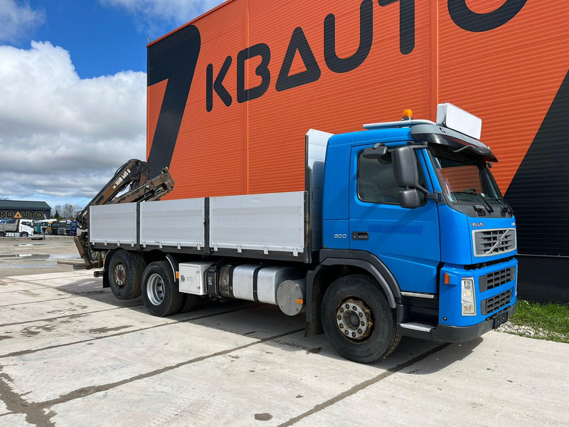 Volvo FM 9 300 6x2*4 HIAB 085D-3 / PLATFORM L=6320 mm - Kamion s otvorenim sandukom, Kamion s kranom: slika Volvo FM 9 300 6x2*4 HIAB 085D-3 / PLATFORM L=6320 mm - Kamion s otvorenim sandukom, Kamion s kranom Volvo FM 9 300 6x2*4 HIAB 085D-3 / PLATFORM L=6320 mm - Kamion s otvorenim sandukom, Kamion s kranom: slika Volvo FM 9 300 6x2*4 HIAB 085D-3 / PLATFORM L=6320 mm - Kamion s otvorenim sandukom, Kamion s kranom