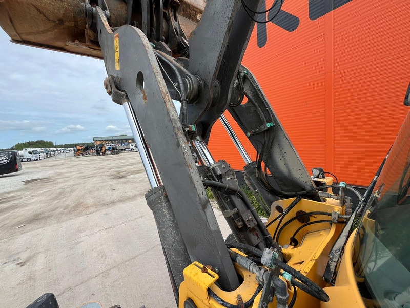 Utovarivač na kotačima Volvo L 90 F 4x4 CENTRAL LUBRICATION / AC: slika Utovarivač na kotačima Volvo L 90 F 4x4 CENTRAL LUBRICATION / AC