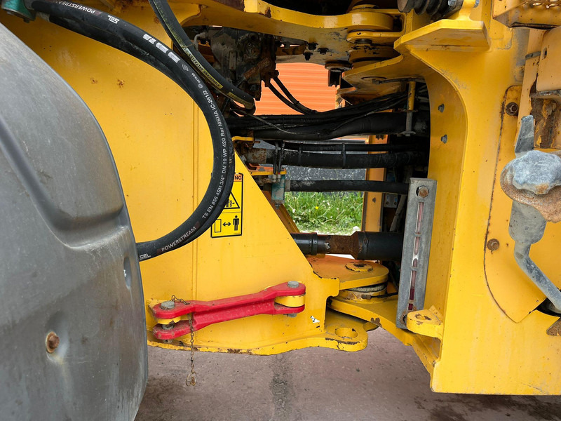 Utovarivač na kotačima Volvo L 90 F 4x4 CENTRAL LUBRICATION / AC: slika Utovarivač na kotačima Volvo L 90 F 4x4 CENTRAL LUBRICATION / AC