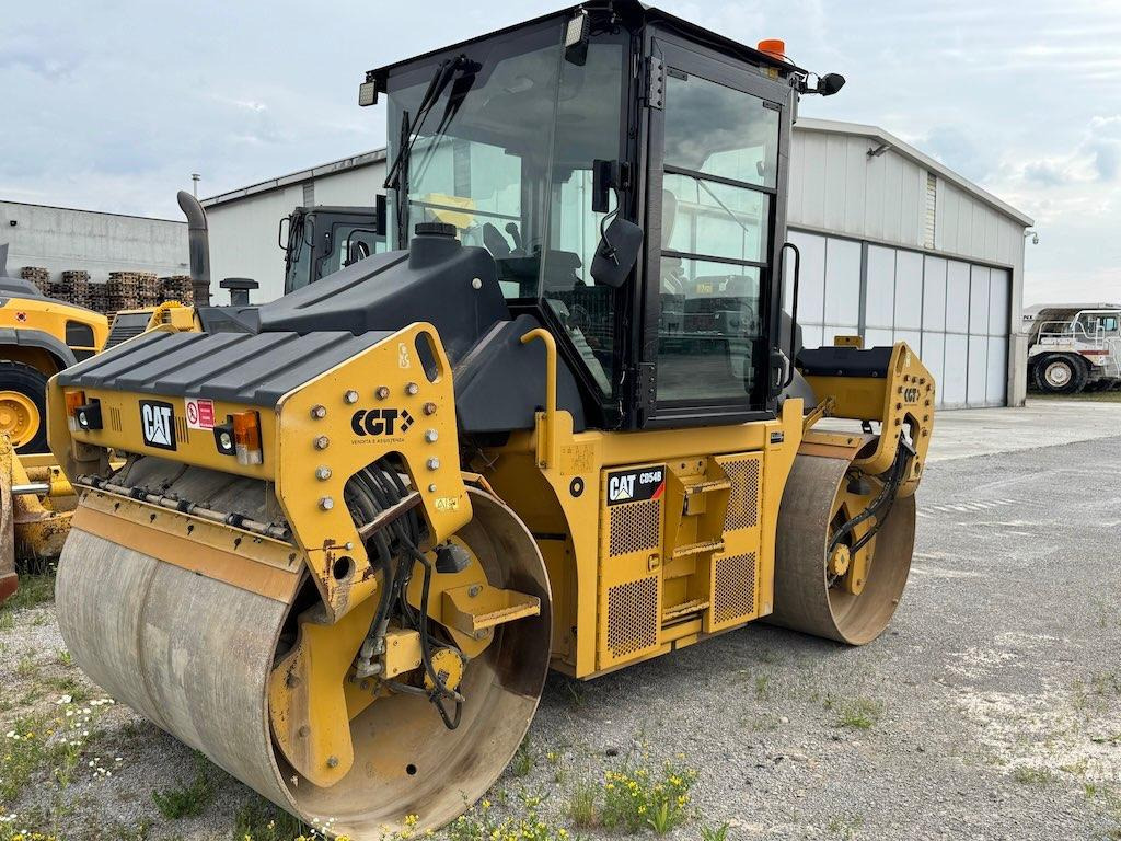 Caterpillar CD54B - Cestovni valjak: slika Caterpillar CD54B - Cestovni valjak Caterpillar CD54B - Cestovni valjak: slika Caterpillar CD54B - Cestovni valjak