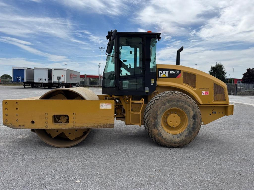 Caterpillar CS78B - Kompaktor: slika Caterpillar CS78B - Kompaktor Caterpillar CS78B - Kompaktor: slika Caterpillar CS78B - Kompaktor