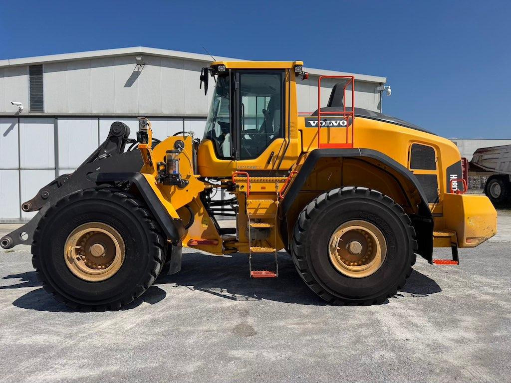 Volvo L180H - Utovarivač na kotačima: slika Volvo L180H - Utovarivač na kotačima Volvo L180H - Utovarivač na kotačima: slika Volvo L180H - Utovarivač na kotačima