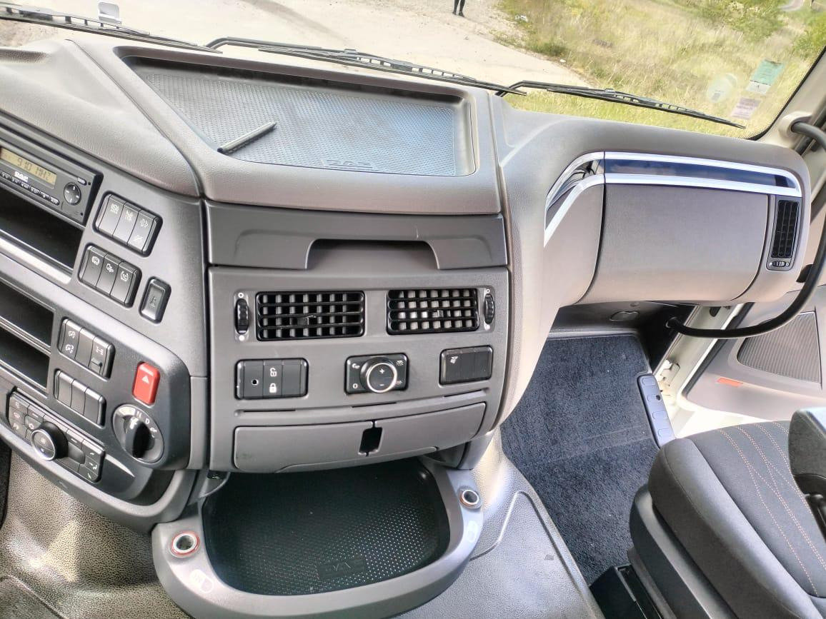Tegljač DAF XF 480: slika Tegljač DAF XF 480