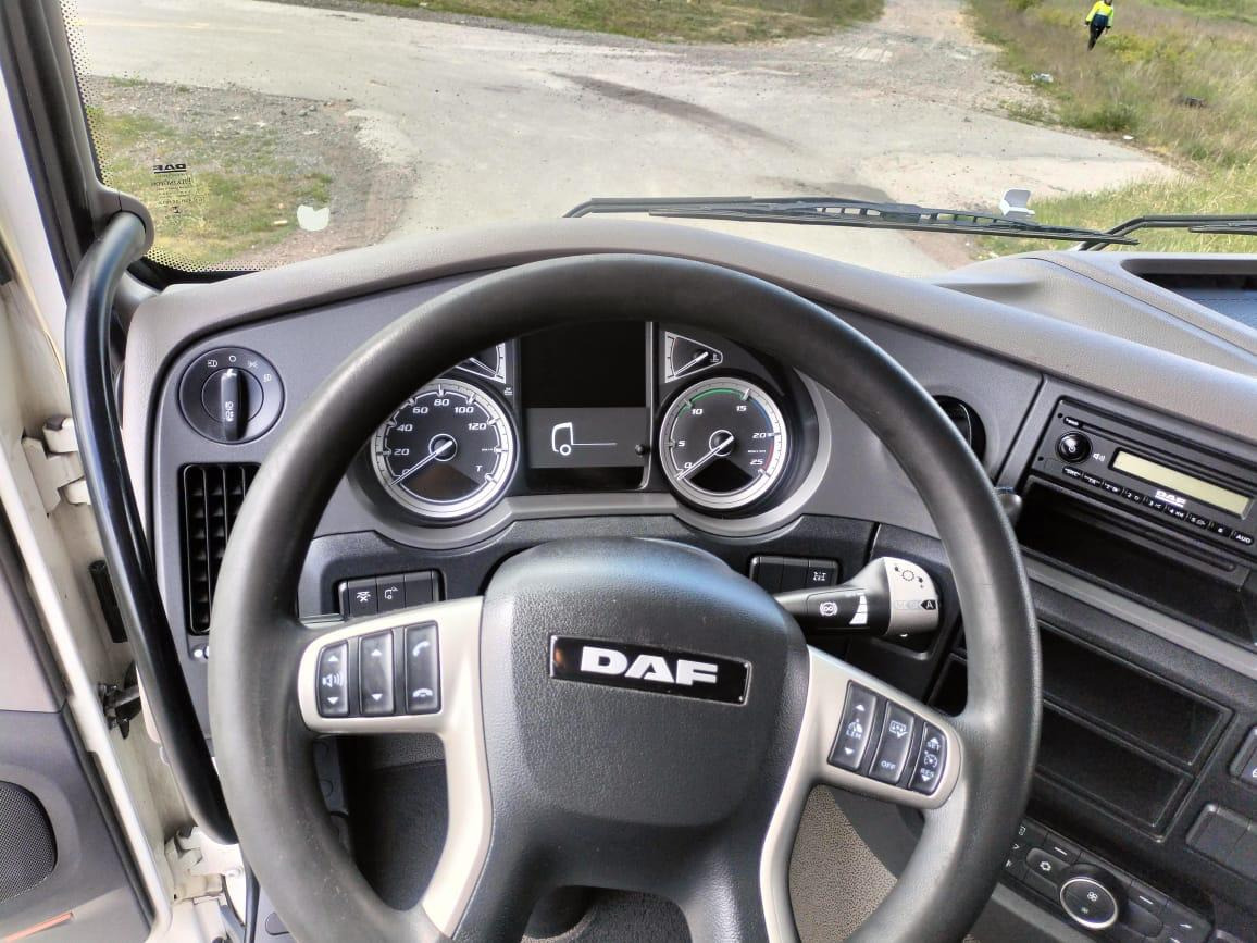 Tegljač DAF XF 480: slika Tegljač DAF XF 480