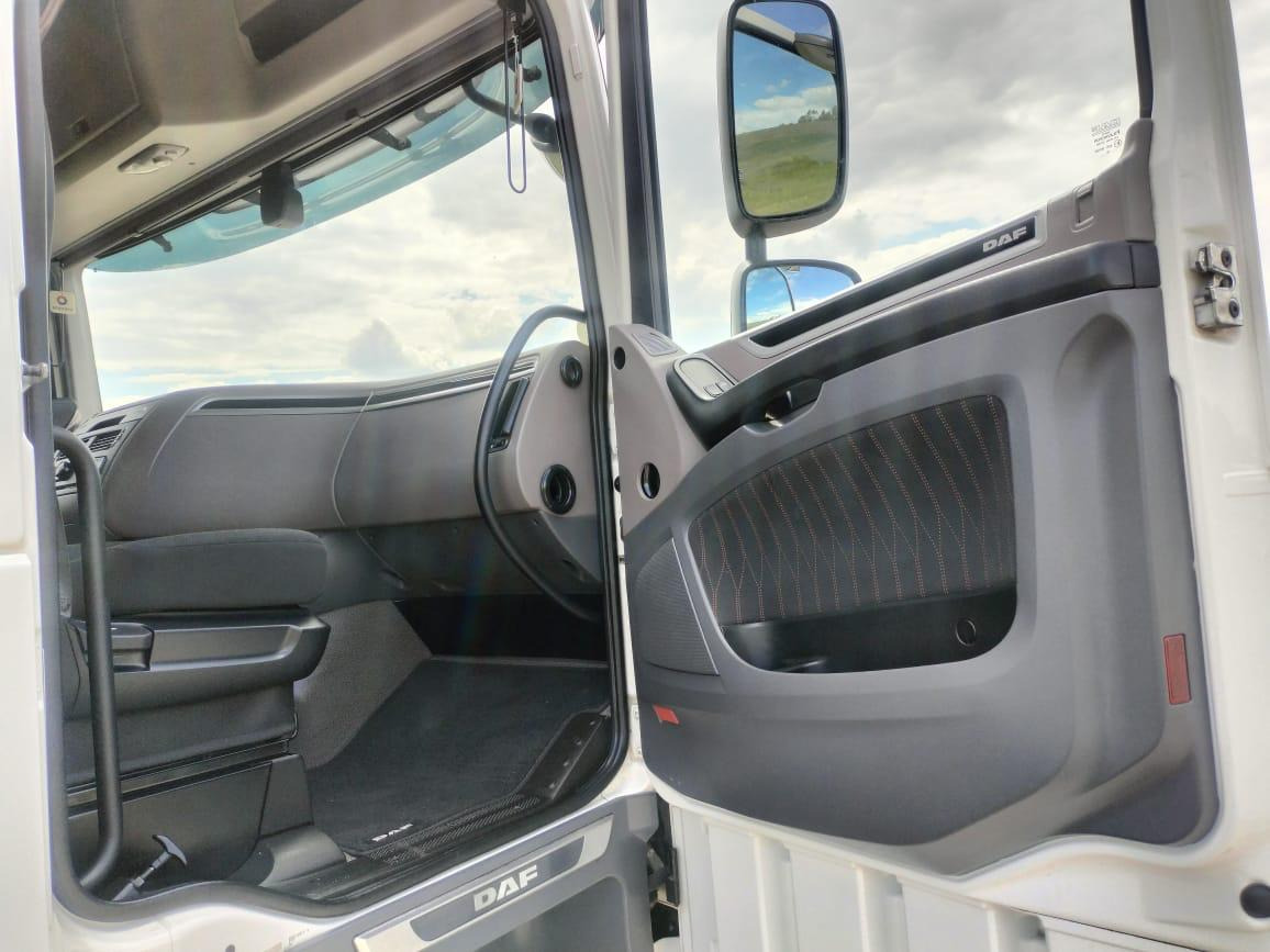 Tegljač DAF XF 480: slika Tegljač DAF XF 480