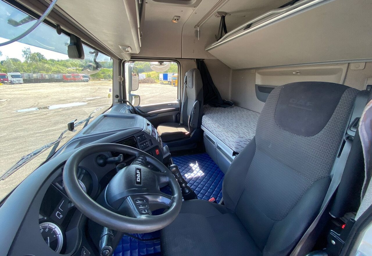 Interior photo 1: Tegljač DAF XF105.510