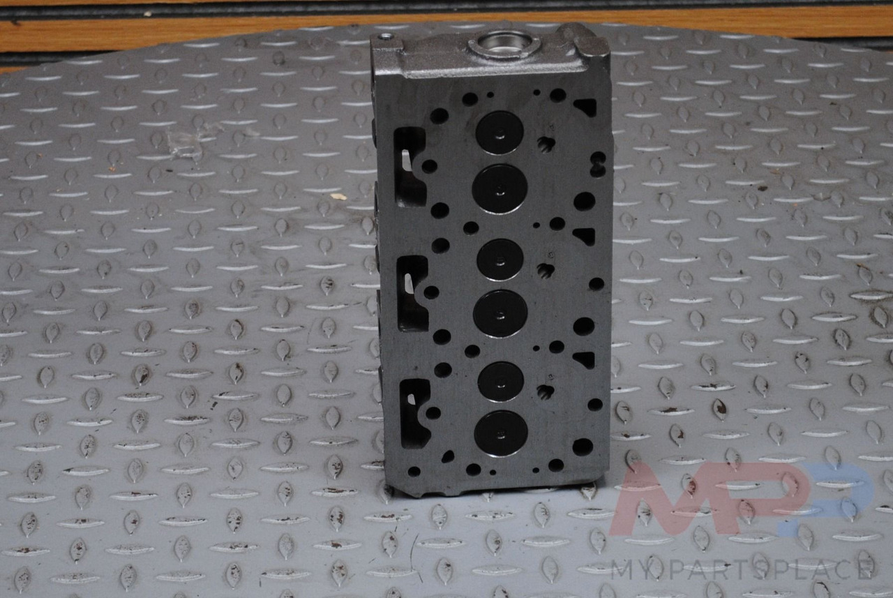 Kubota Cilinderkop Kubota D902 - Motor: slika Kubota Cilinderkop Kubota D902 - Motor Kubota Cilinderkop Kubota D902 - Motor: slika Kubota Cilinderkop Kubota D902 - Motor