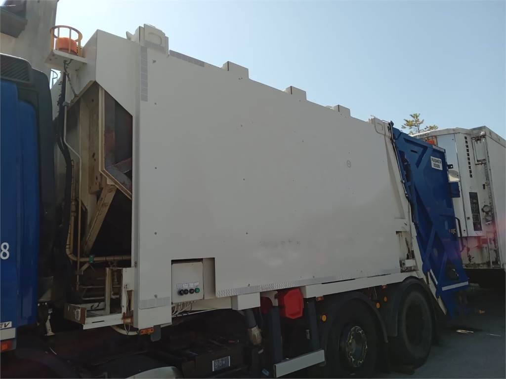 DAF Superstructure garbage truck MOL VDK PUSHER 20m3 - Kamion za odvoz smeća: slika DAF Superstructure garbage truck MOL VDK PUSHER 20m3 - Kamion za odvoz smeća DAF Superstructure garbage truck MOL VDK PUSHER 20m3 - Kamion za odvoz smeća: slika DAF Superstructure garbage truck MOL VDK PUSHER 20m3 - Kamion za odvoz smeća