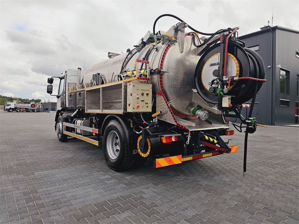 DAF WUKO SCK-4HW for collecting waste liquid separator - Vakum kamion: slika DAF WUKO SCK-4HW for collecting waste liquid separator - Vakum kamion DAF WUKO SCK-4HW for collecting waste liquid separator - Vakum kamion: slika DAF WUKO SCK-4HW for collecting waste liquid separator - Vakum kamion