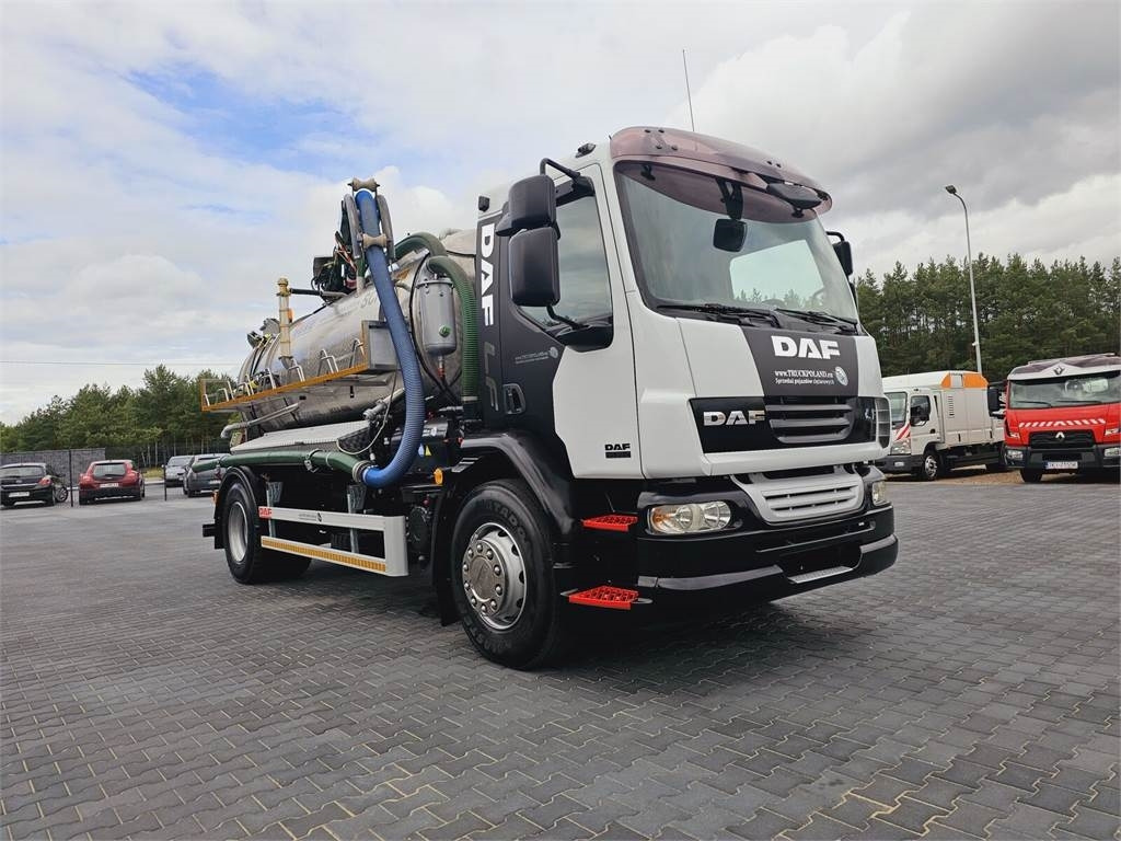DAF WUKO SCK-4HW for collecting waste liquid separator - Vakum kamion: slika DAF WUKO SCK-4HW for collecting waste liquid separator - Vakum kamion DAF WUKO SCK-4HW for collecting waste liquid separator - Vakum kamion: slika DAF WUKO SCK-4HW for collecting waste liquid separator - Vakum kamion