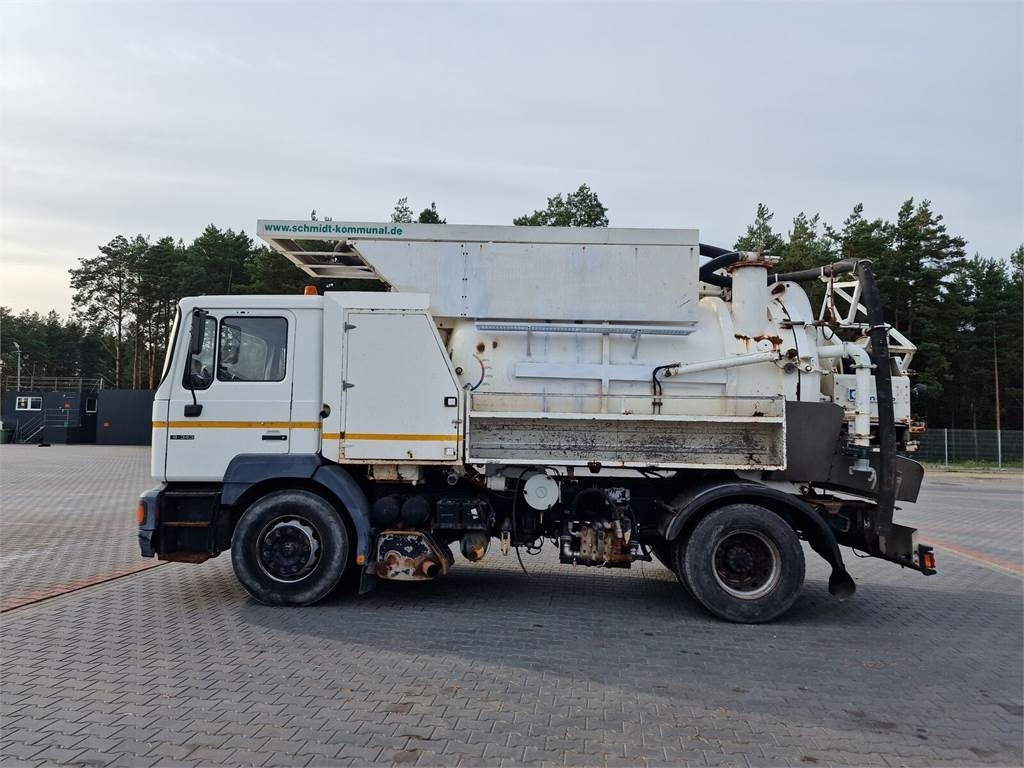 MAN WUKO MORO KOMBI FOR CHANNEL CLEANING  - Vakum kamion: slika MAN WUKO MORO KOMBI FOR CHANNEL CLEANING  - Vakum kamion MAN WUKO MORO KOMBI FOR CHANNEL CLEANING  - Vakum kamion: slika MAN WUKO MORO KOMBI FOR CHANNEL CLEANING  - Vakum kamion