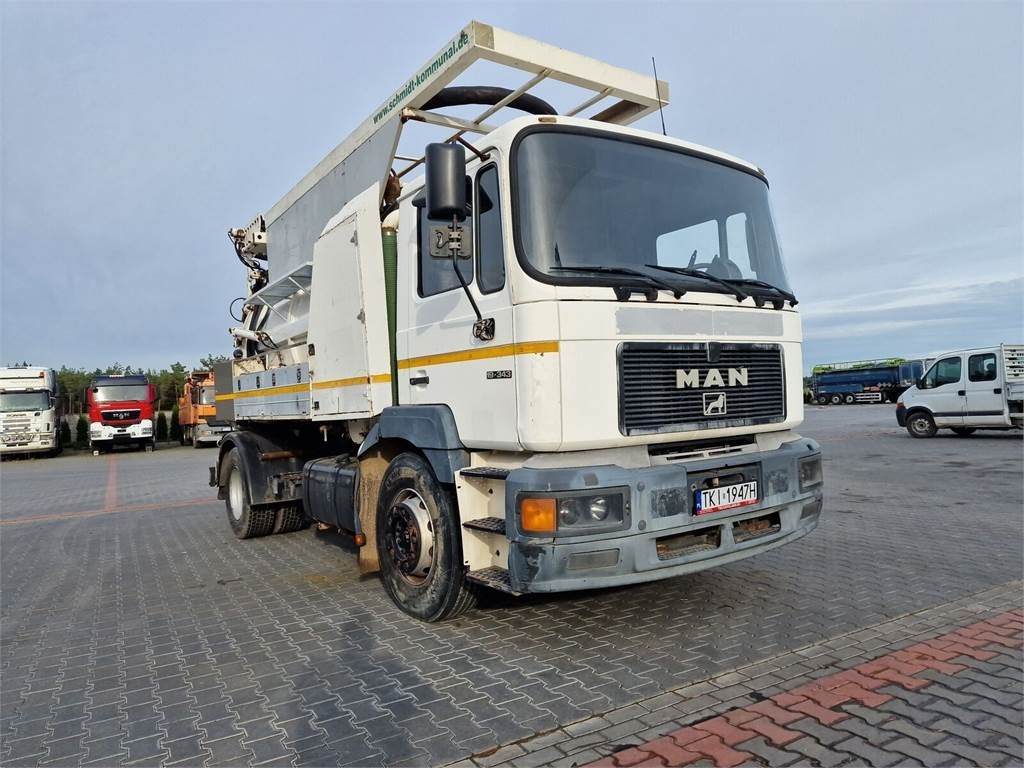 MAN WUKO MORO KOMBI FOR CHANNEL CLEANING  - Vakum kamion: slika MAN WUKO MORO KOMBI FOR CHANNEL CLEANING  - Vakum kamion MAN WUKO MORO KOMBI FOR CHANNEL CLEANING  - Vakum kamion: slika MAN WUKO MORO KOMBI FOR CHANNEL CLEANING  - Vakum kamion