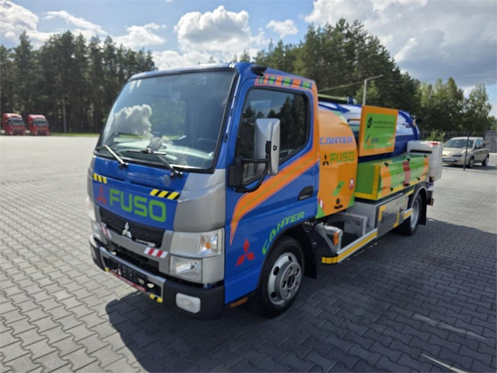 Mitsubishi ROM SMART COMBI WUKO HOT WATER FOR CLEANING SEWAGE - Vakum kamion: slika Mitsubishi ROM SMART COMBI WUKO HOT WATER FOR CLEANING SEWAGE - Vakum kamion Mitsubishi ROM SMART COMBI WUKO HOT WATER FOR CLEANING SEWAGE - Vakum kamion: slika Mitsubishi ROM SMART COMBI WUKO HOT WATER FOR CLEANING SEWAGE - Vakum kamion